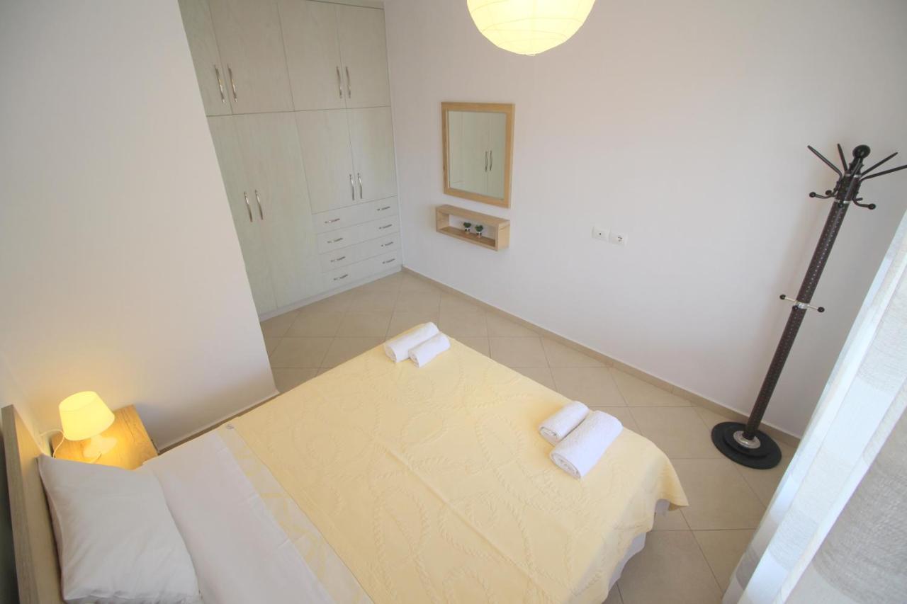 Kosta'S City Apartment Sarandë Esterno foto