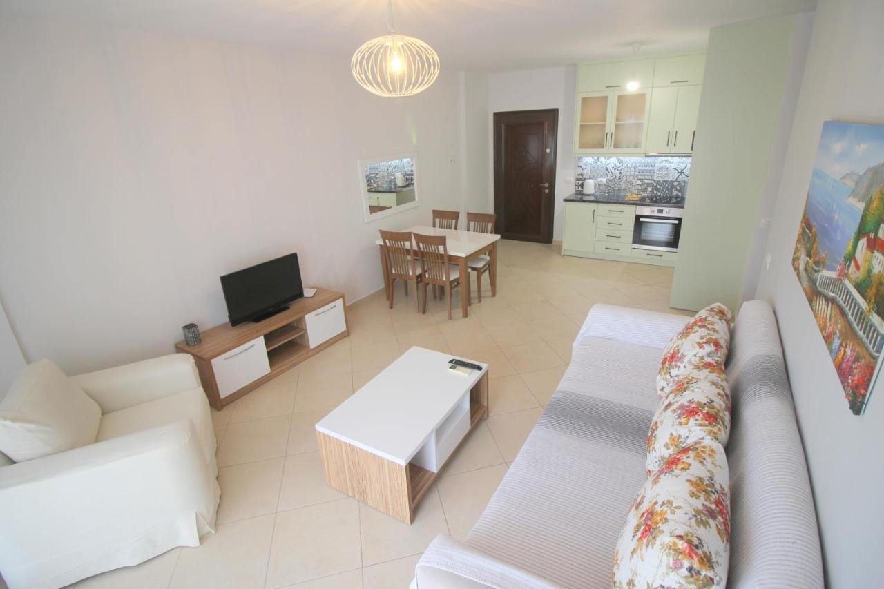 Kosta'S City Apartment Sarandë Esterno foto