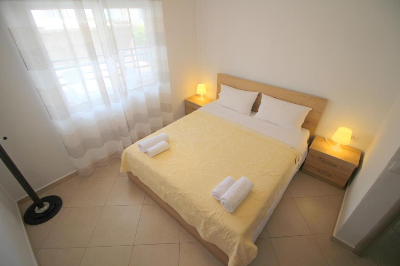 Kosta'S City Apartment Sarandë Esterno foto