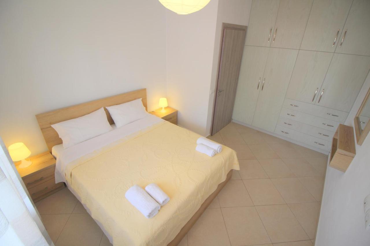 Kosta'S City Apartment Sarandë Esterno foto