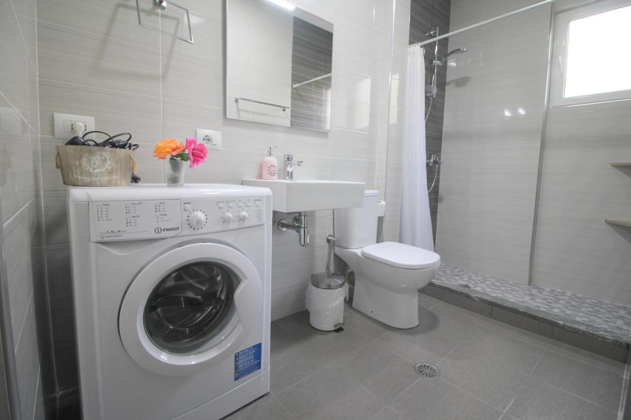 Kosta'S City Apartment Sarandë Esterno foto