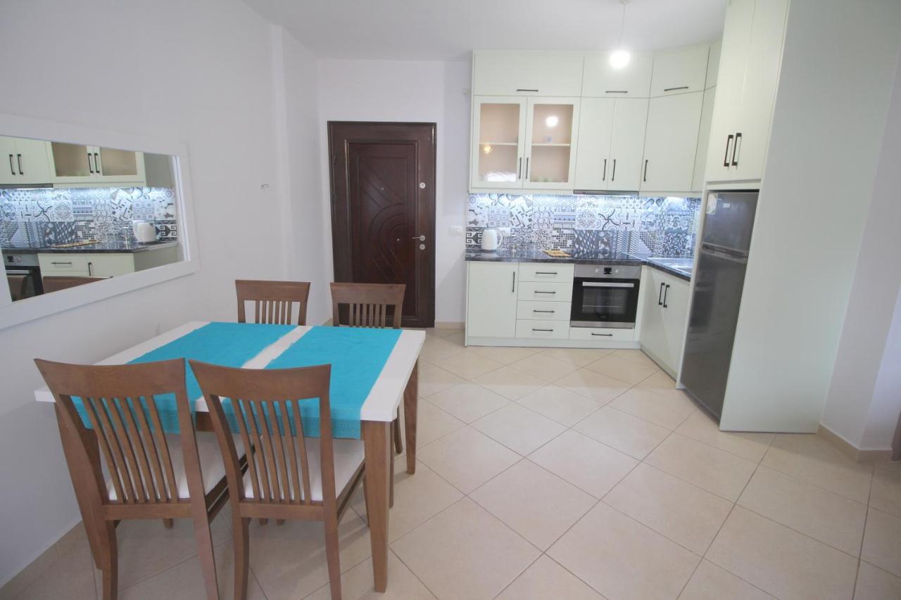 Kosta'S City Apartment Sarandë Esterno foto