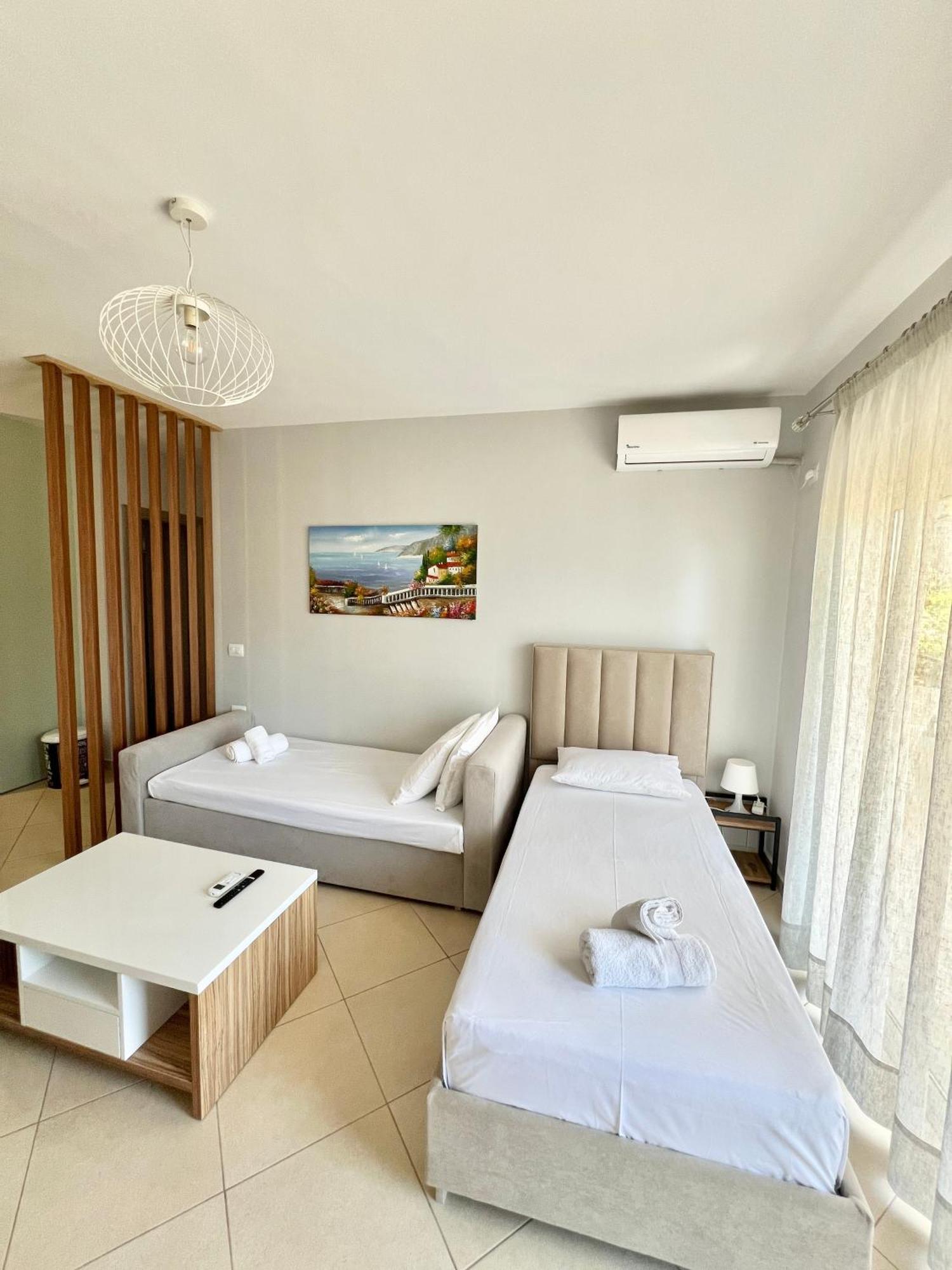 Kosta'S City Apartment Sarandë Esterno foto