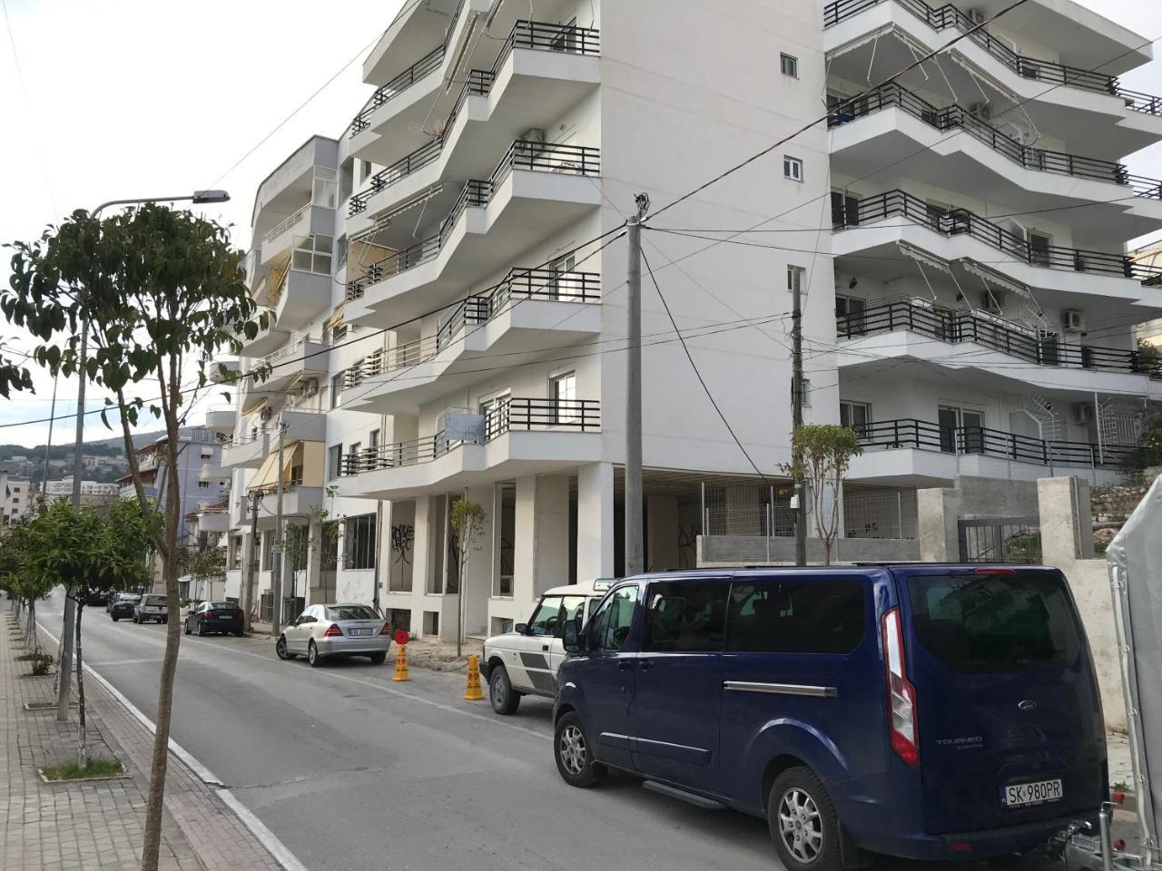 Kosta'S City Apartment Sarandë Esterno foto